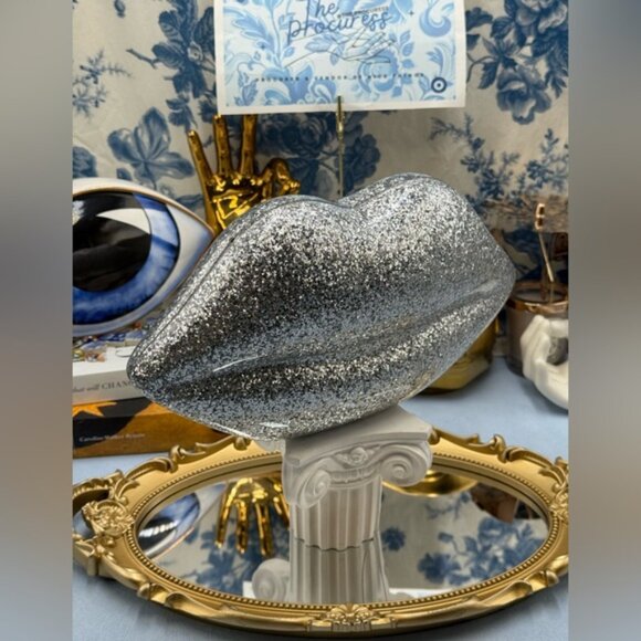 🆕 LULU GUINNESS 🧿 NWOT Silver Glitter Iconic Lips Perspex Clutch on a Chain - Picture 16 of 16